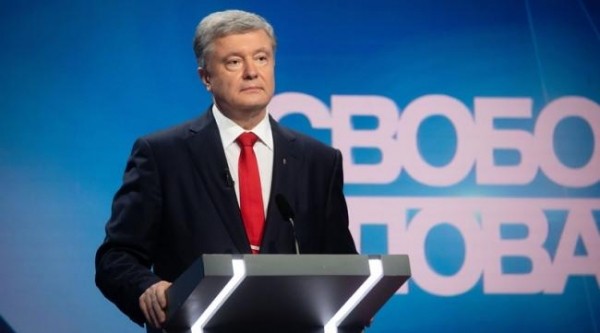 Порошенко: "У каждого представителя власти не должно быть ни дней, ни ночей, ни перерыва"