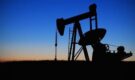 Добыча нефти в России снизилась в 2020 году до минимума — до 512,7 млн тонн