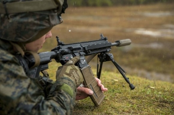 Морскую пехоту США планируется полностью вооружить стрелковым оружием с глушителями 