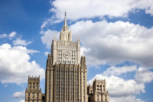 Посла Дании в Москве Карстена Сендергорда вызвали в МИД России