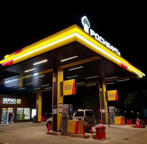 Игорь Сечин заявил об отсутствии ограничений по топливу на АЗС &laquo;Роснефти&raquo;