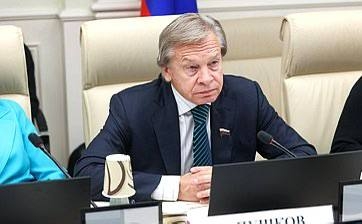 Контроль над прошлым &mdash; контроль над будущим:  в Совете Федерации обсудили теорию &laquo;равной ответственности&raquo; за Вторую мировую и её политические последствия