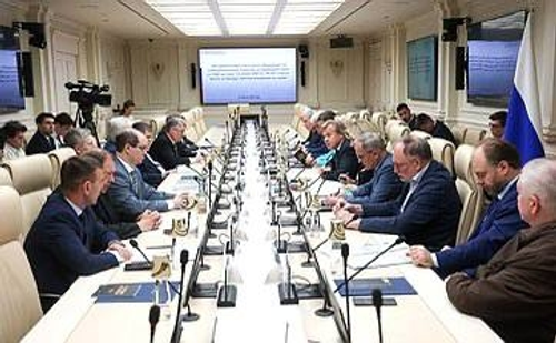 Контроль над прошлым &mdash; контроль над будущим:  в Совете Федерации обсудили теорию &laquo;равной ответственности&raquo; за Вторую мировую и её политические последствия