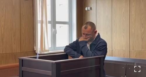 Депутат Хабаровской гордумы Андрей Фёдоров арестован на 13 суток за неповиновение полиции Депутат Хабаровской гордумы Андрей Фёдоров арестован на 13 суток за неповиновение полиции
