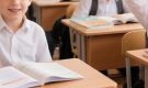 В России предложили рассадить мальчиков и девочек по разным классам, но в Госдуме идею не оценили